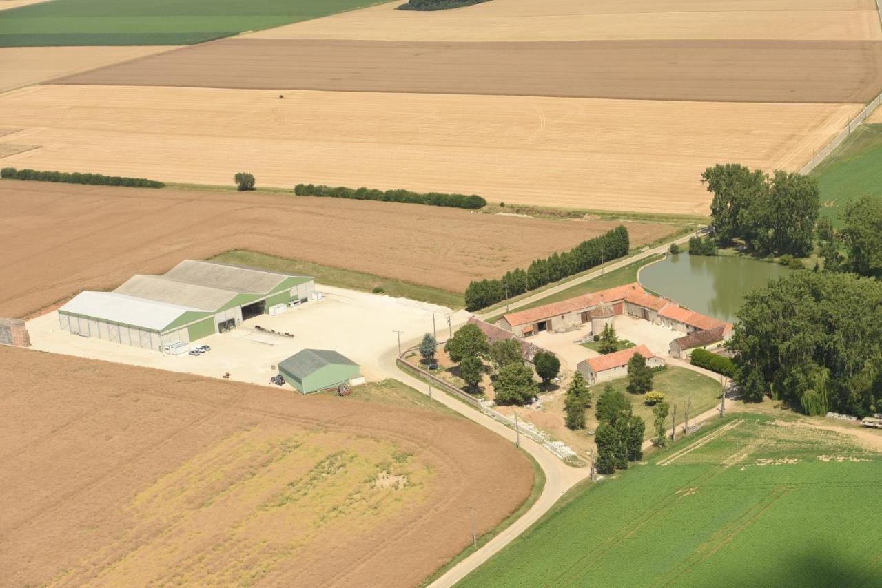 فيلا Ferme De Mesangeon Beauvilliers  المظهر الخارجي الصورة